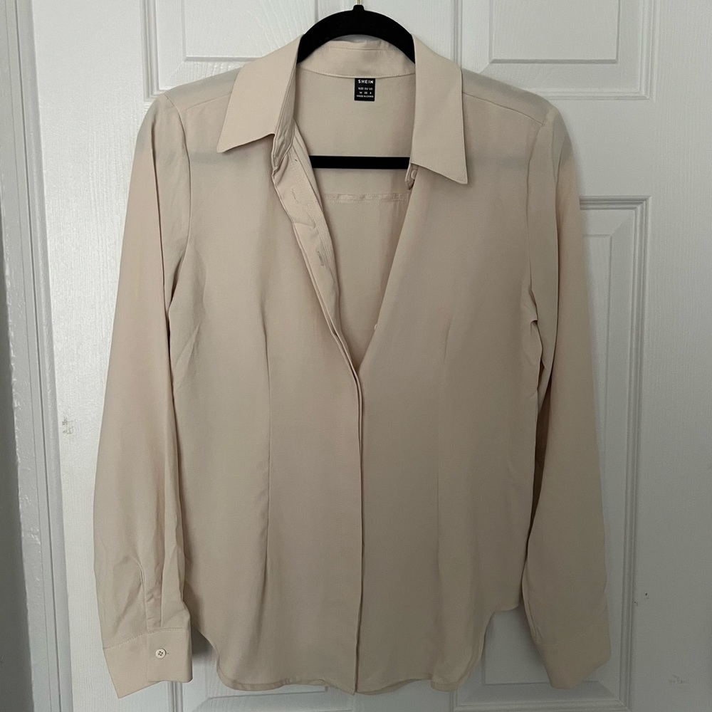 Cream Button Up Shirt - Size Medium 🤍